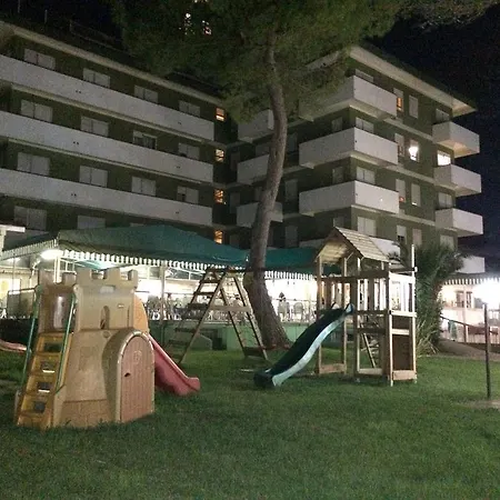 斯密拉尔多酒店